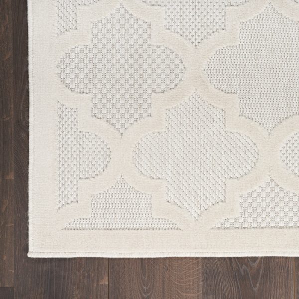 7  X 10  Ivory and White Indoor Outdoor Area Rug For Sale