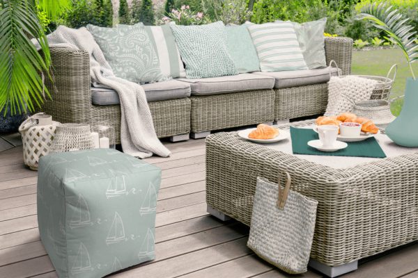 17  Green Polyester Cube Indoor Outdoor Pouf Ottoman For Sale