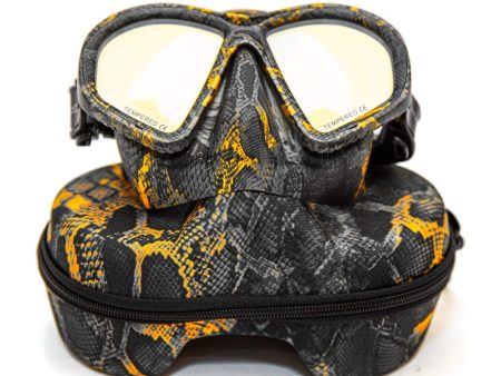 Hunt Master Harbinger Camo Diving Mask with Matching Camo Container For Cheap